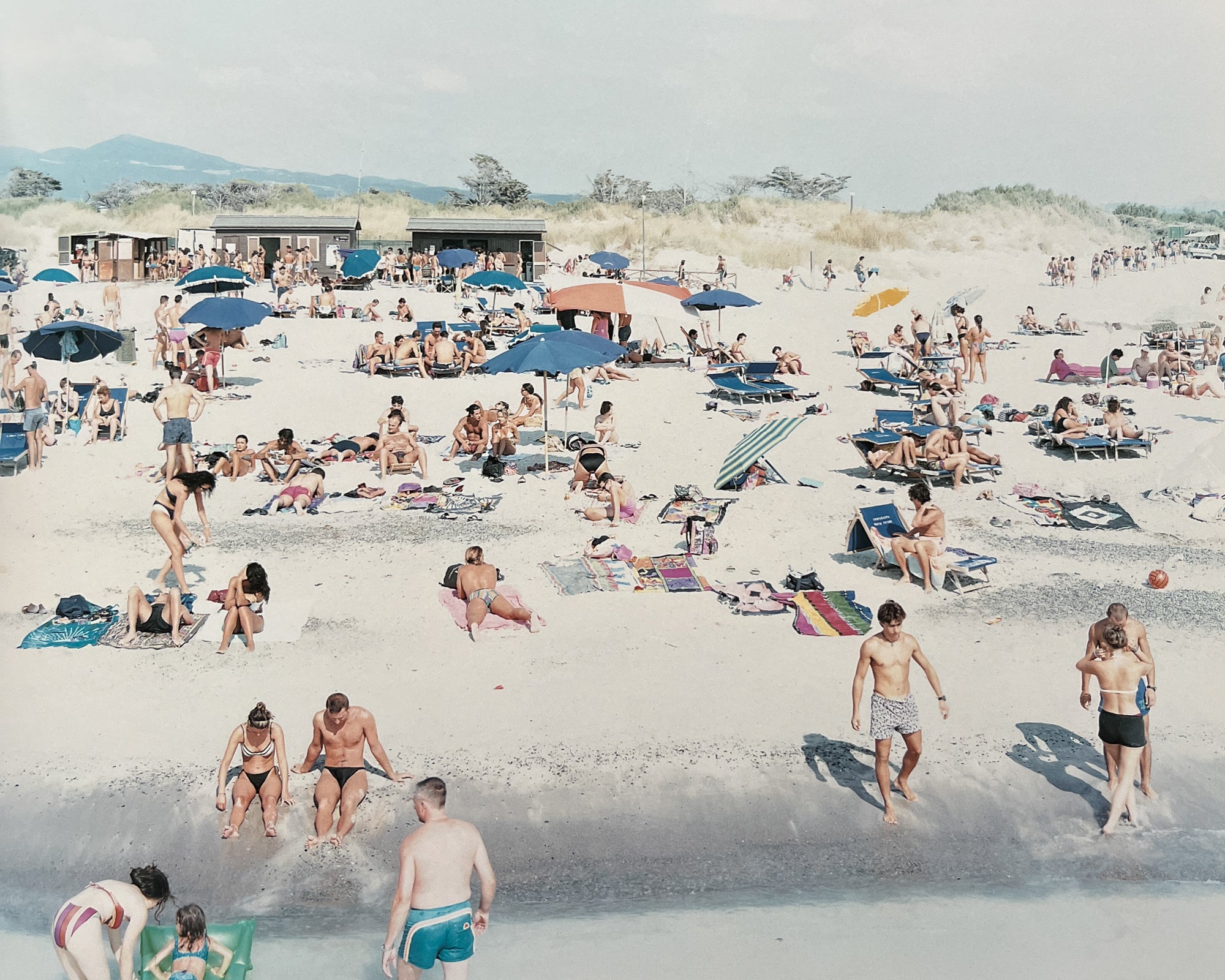 Beach & Disco - Massimo Vitali – In Form Library