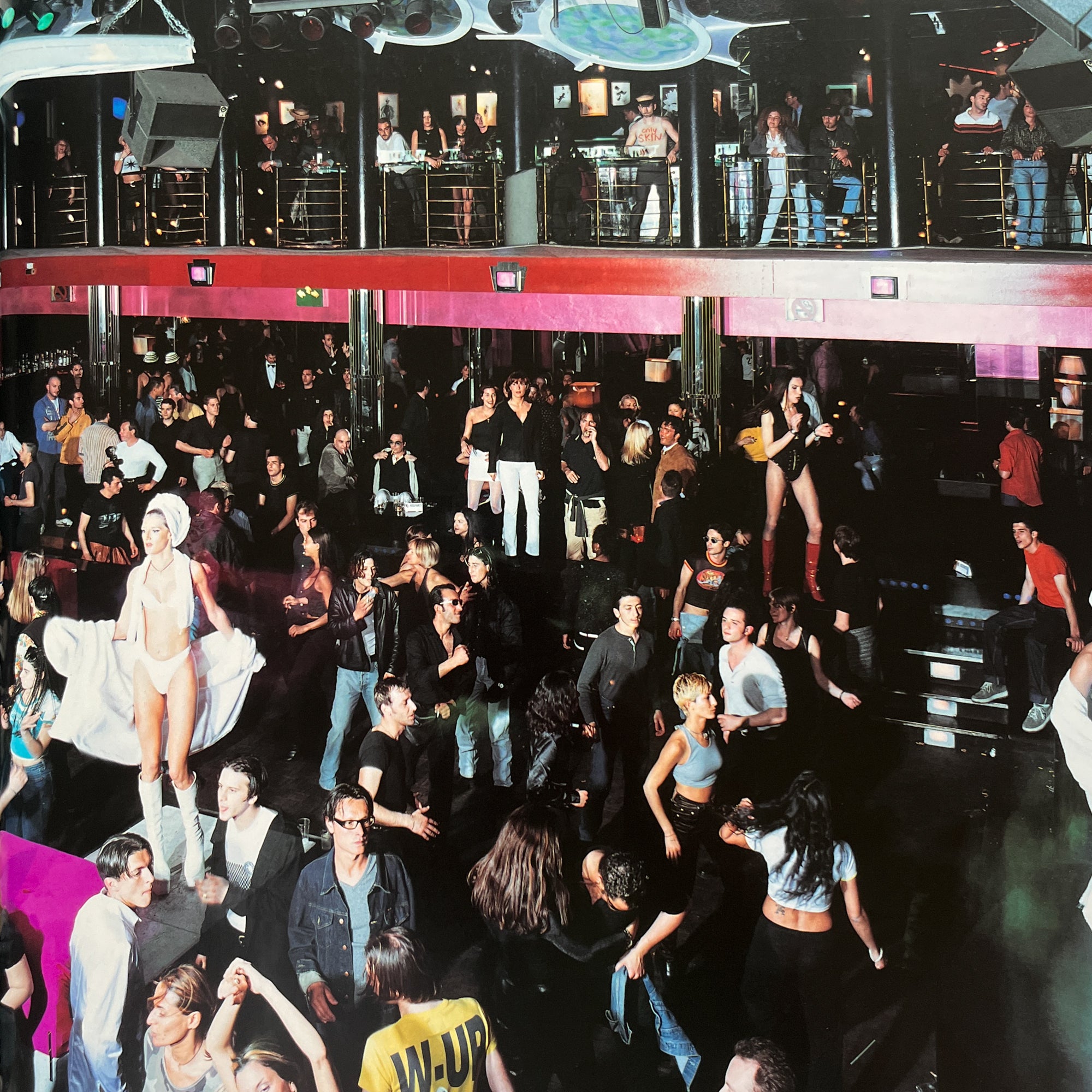 Beach & Disco - Massimo Vitali – In Form Library